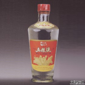 1973年中国名酒标“红旗牌”五粮液