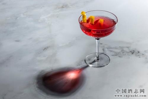 P:\Sales_and_Marketing\PR\The St. Regis Macao\Press Release\2021\F&B\Negroni\Photos\Low res\Sloe-Groni.jpg